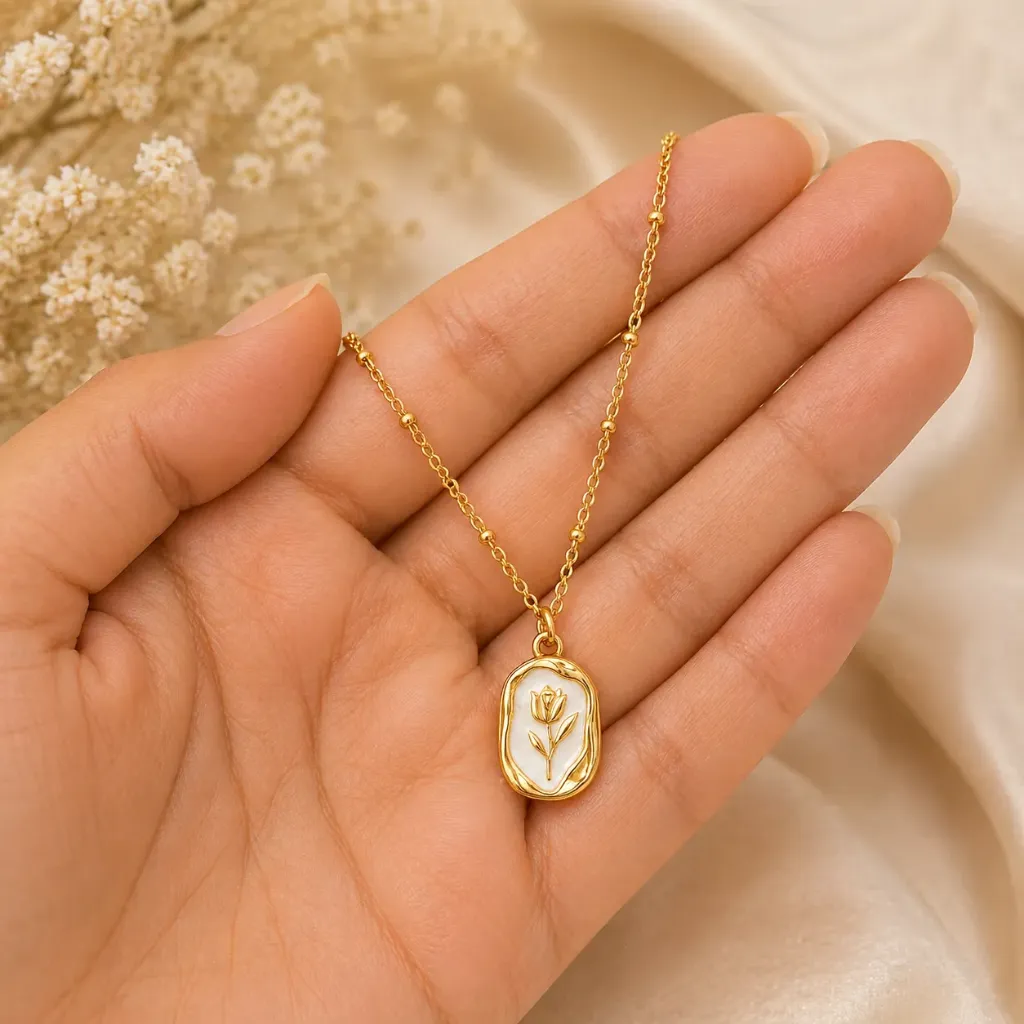 Gold Floral Pendant Necklace