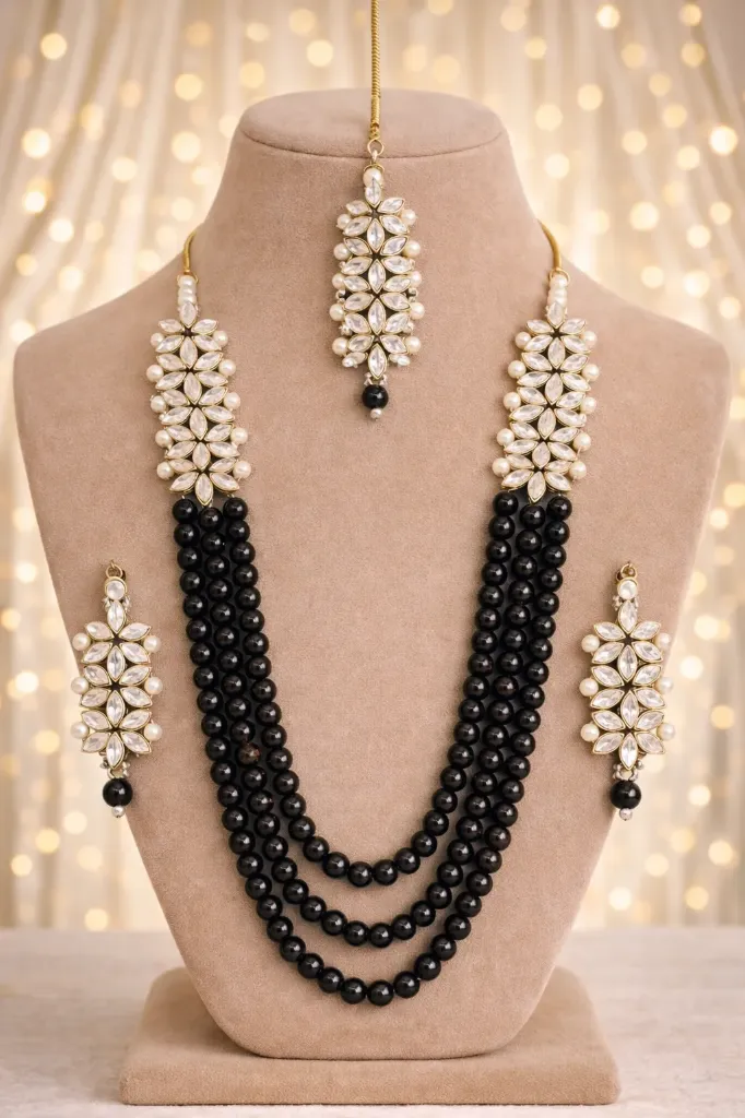 Elegant black and pearl jewelry set